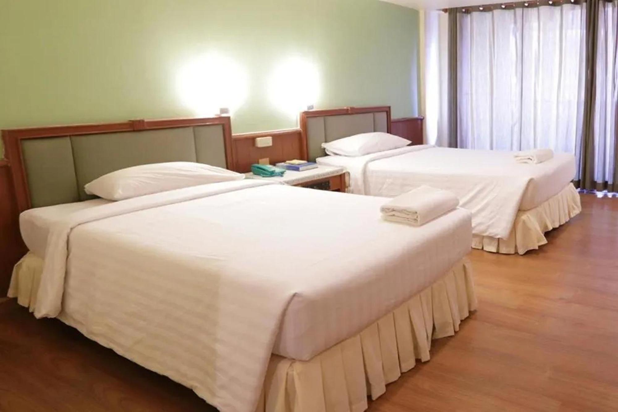 Pin Hotel Лампанг Екстериор снимка
